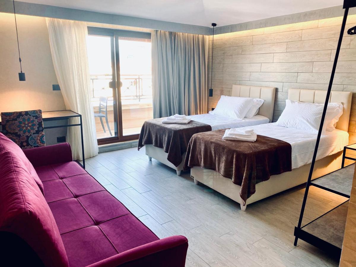 טיראנה Deluxe Rooms In Blloku Area מראה חיצוני תמונה
