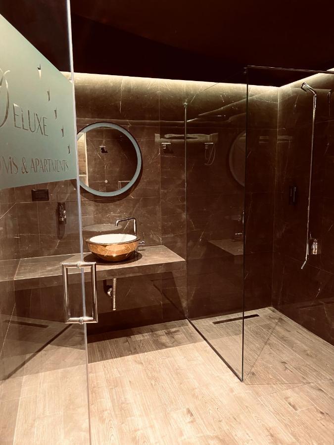 טיראנה Deluxe Rooms In Blloku Area מראה חיצוני תמונה
