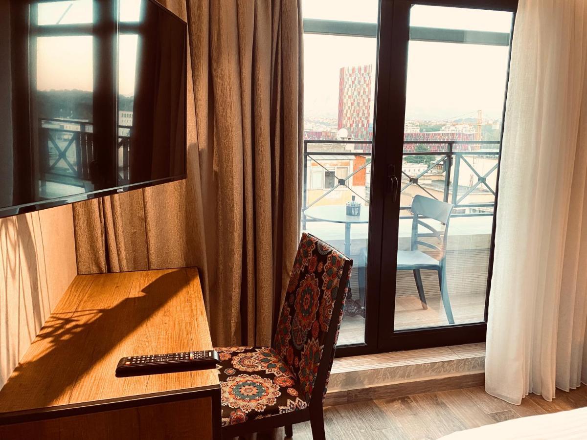 טיראנה Deluxe Rooms In Blloku Area מראה חיצוני תמונה