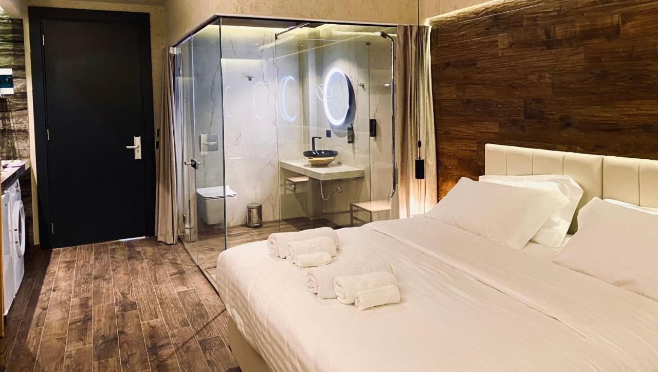 טיראנה Deluxe Rooms In Blloku Area מראה חיצוני תמונה