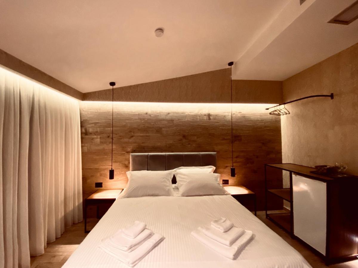 טיראנה Deluxe Rooms In Blloku Area מראה חיצוני תמונה