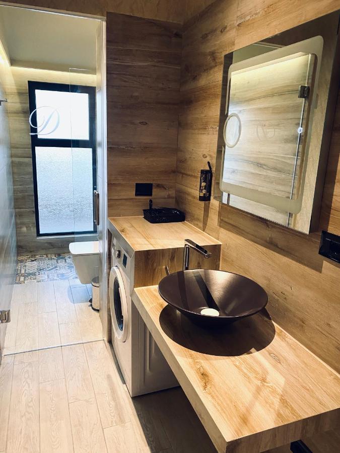 טיראנה Deluxe Rooms In Blloku Area מראה חיצוני תמונה
